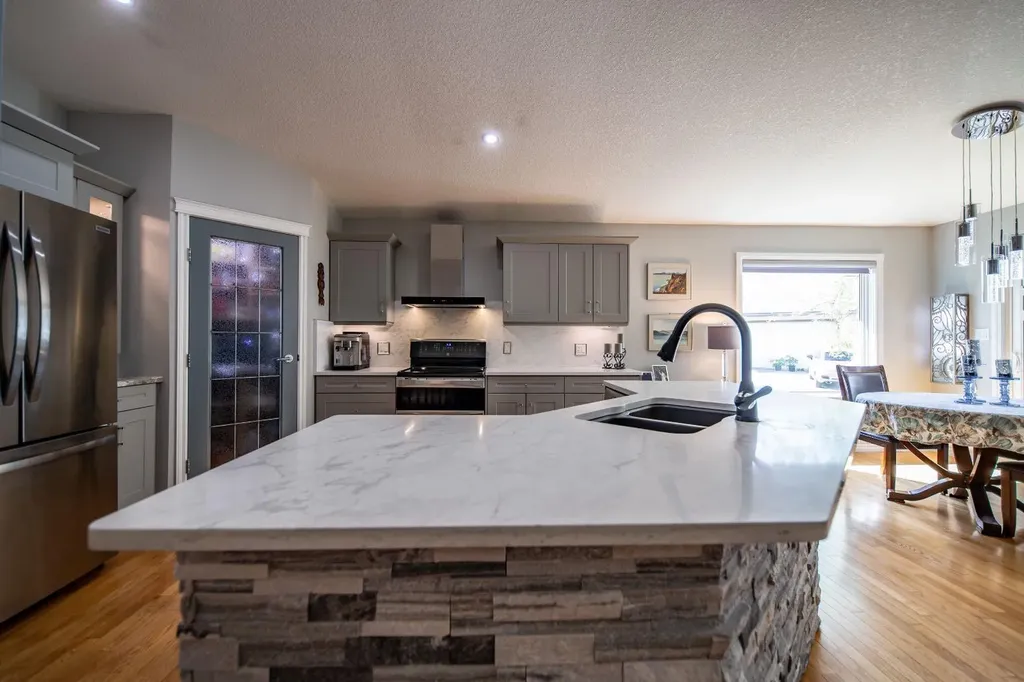 8910 122 Avenue Grande Prairie AB T8X 1P8
