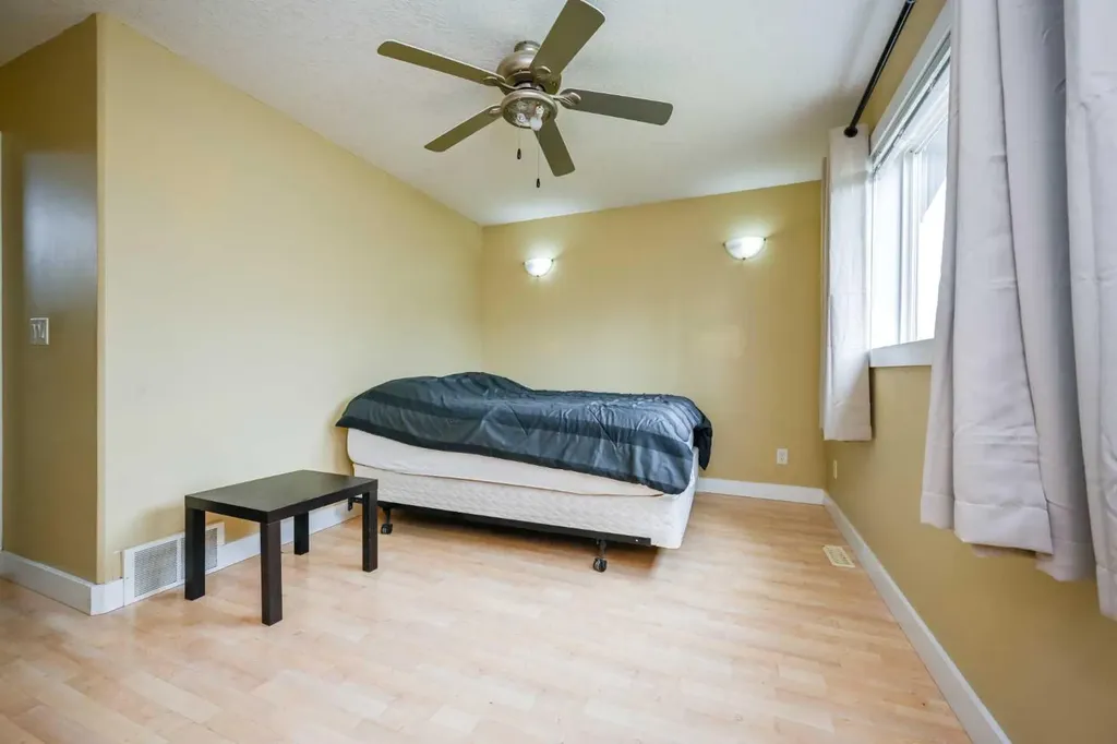 8821 113 Avenue Grande Prairie AB T8X 1S2