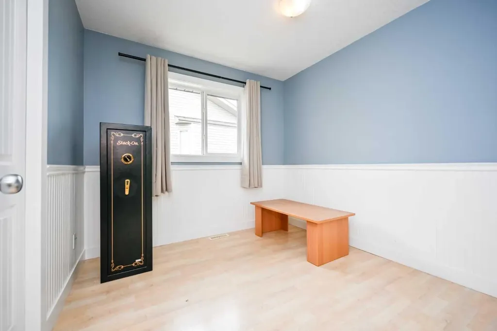 8821 113 Avenue Grande Prairie AB T8X 1S2