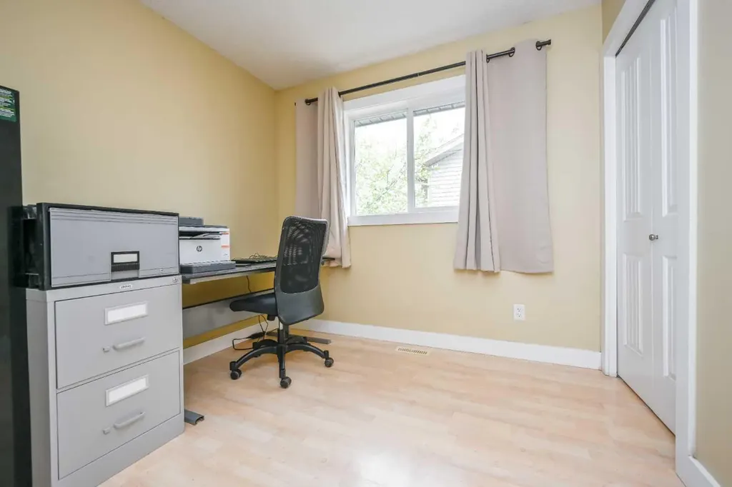 8821 113 Avenue Grande Prairie AB T8X 1S2