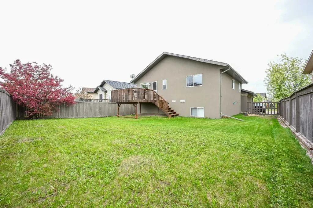 8821 113 Avenue Grande Prairie AB T8X 1S2