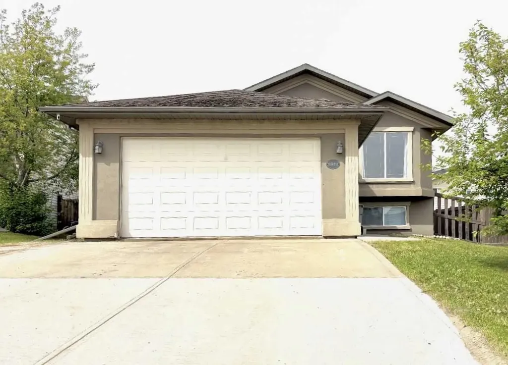8821 113 Avenue Grande Prairie AB T8X 1S2