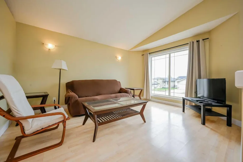 8821 113 Avenue Grande Prairie AB T8X 1S2