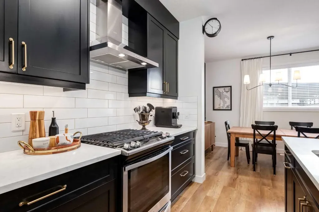 27 D'arcy Boulevard Okotoks AB T1S 5S6