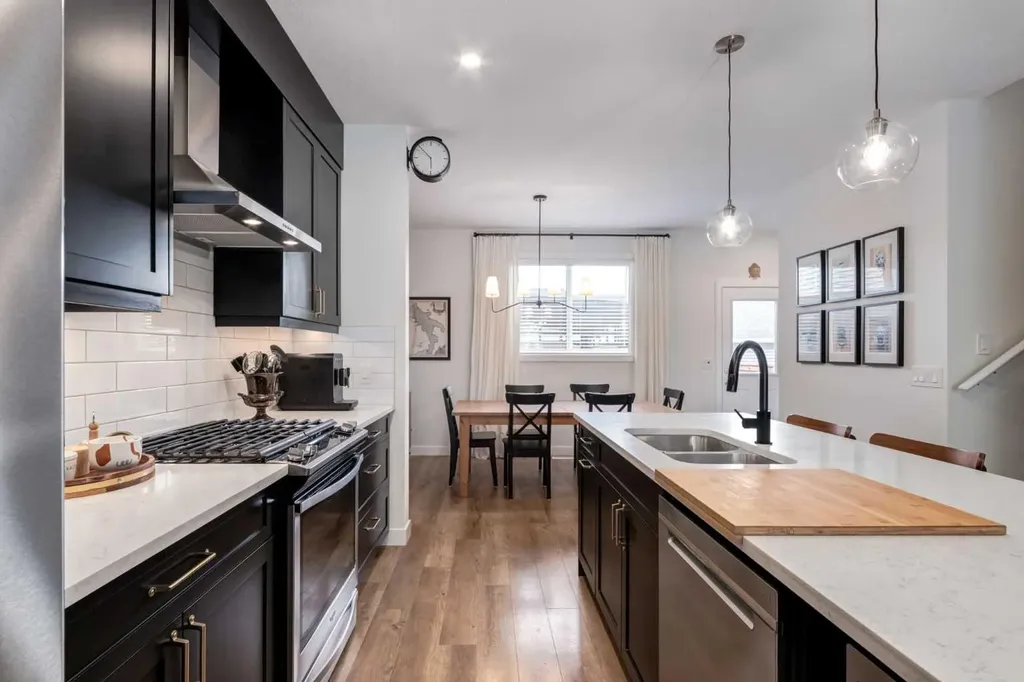 27 D'arcy Boulevard Okotoks AB T1S 5S6
