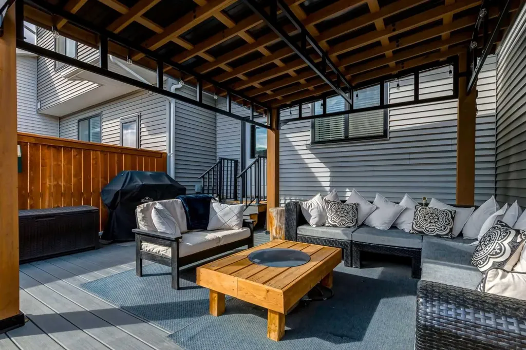 27 D'arcy Boulevard Okotoks AB T1S 5S6