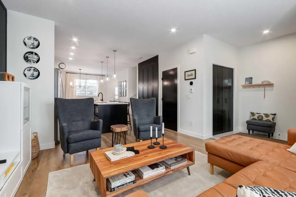 27 D'arcy Boulevard Okotoks AB T1S 5S6