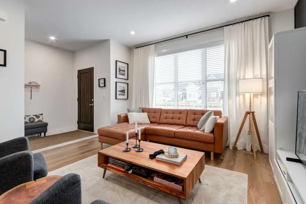 27 D'arcy Boulevard Okotoks AB T1S 5S6
