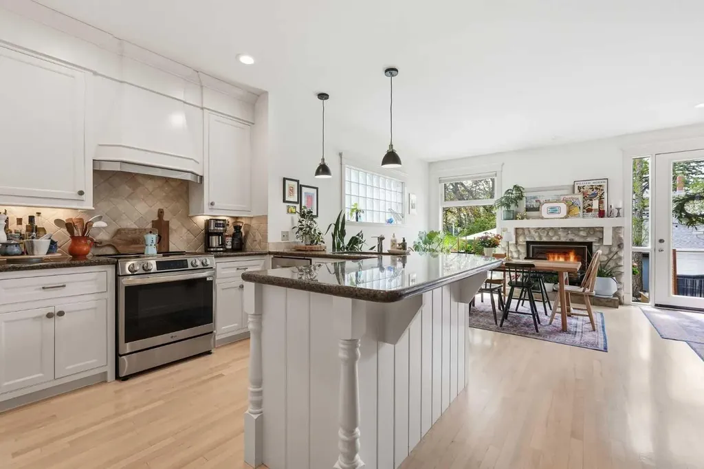 1729 31 Avenue SW Calgary AB T2T 1S6