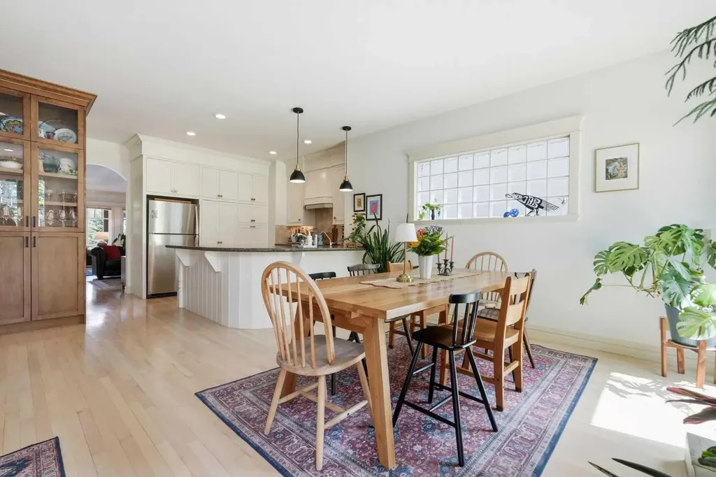1729 31 Avenue SW Calgary AB T2T 1S6