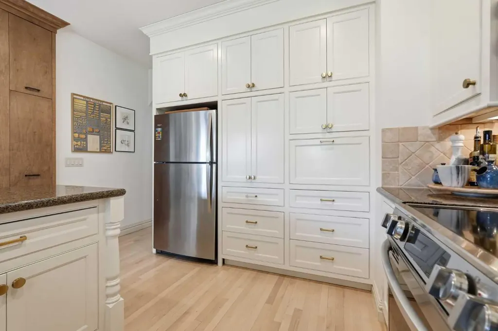 1729 31 Avenue SW Calgary AB T2T 1S6