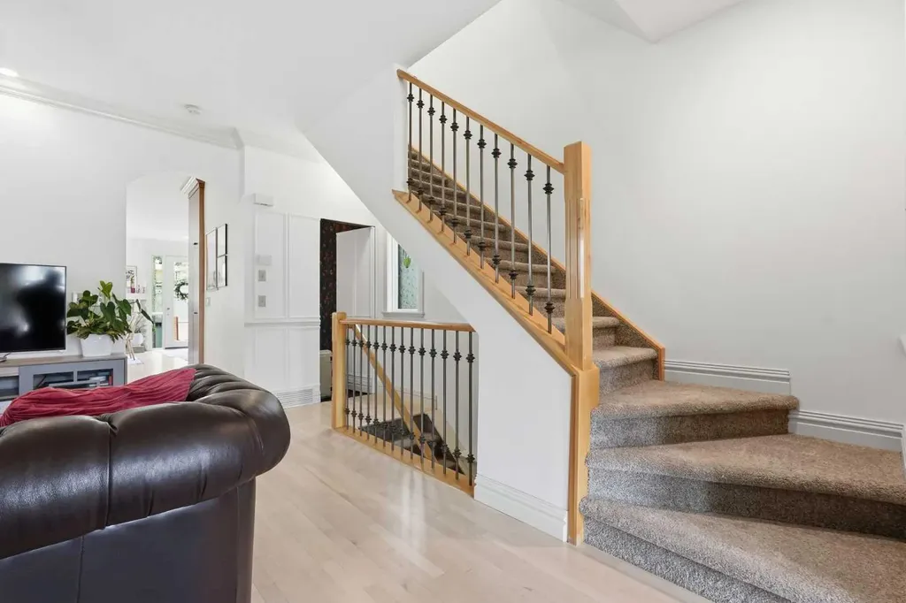 1729 31 Avenue SW Calgary AB T2T 1S6