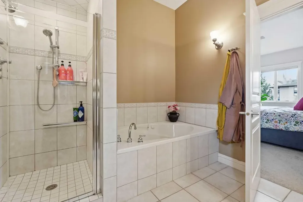 1729 31 Avenue SW Calgary AB T2T 1S6