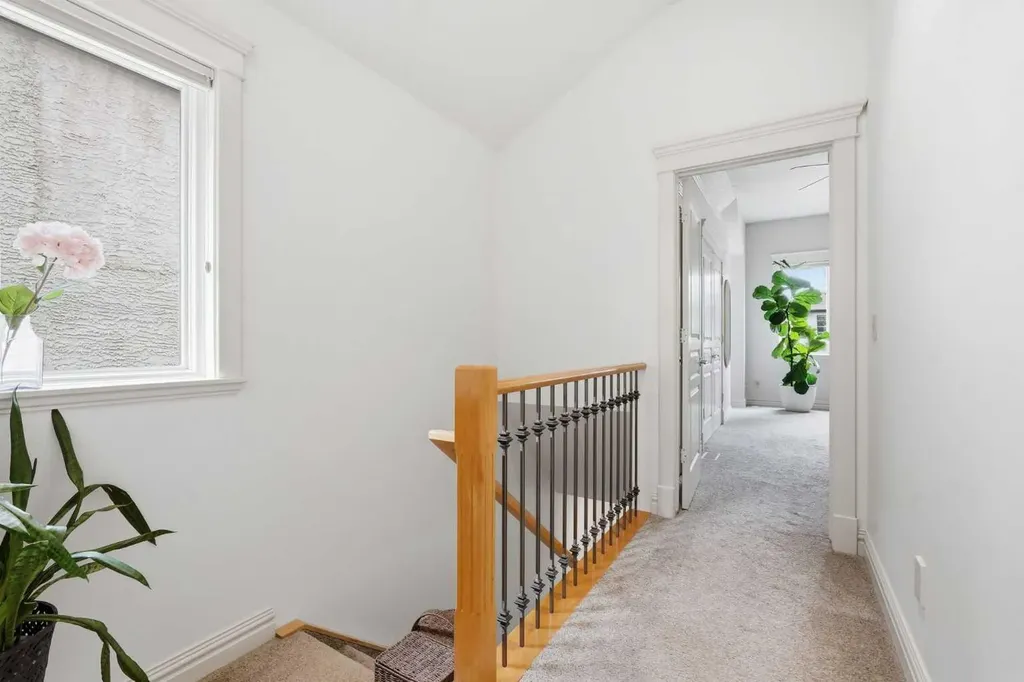 1729 31 Avenue SW Calgary AB T2T 1S6