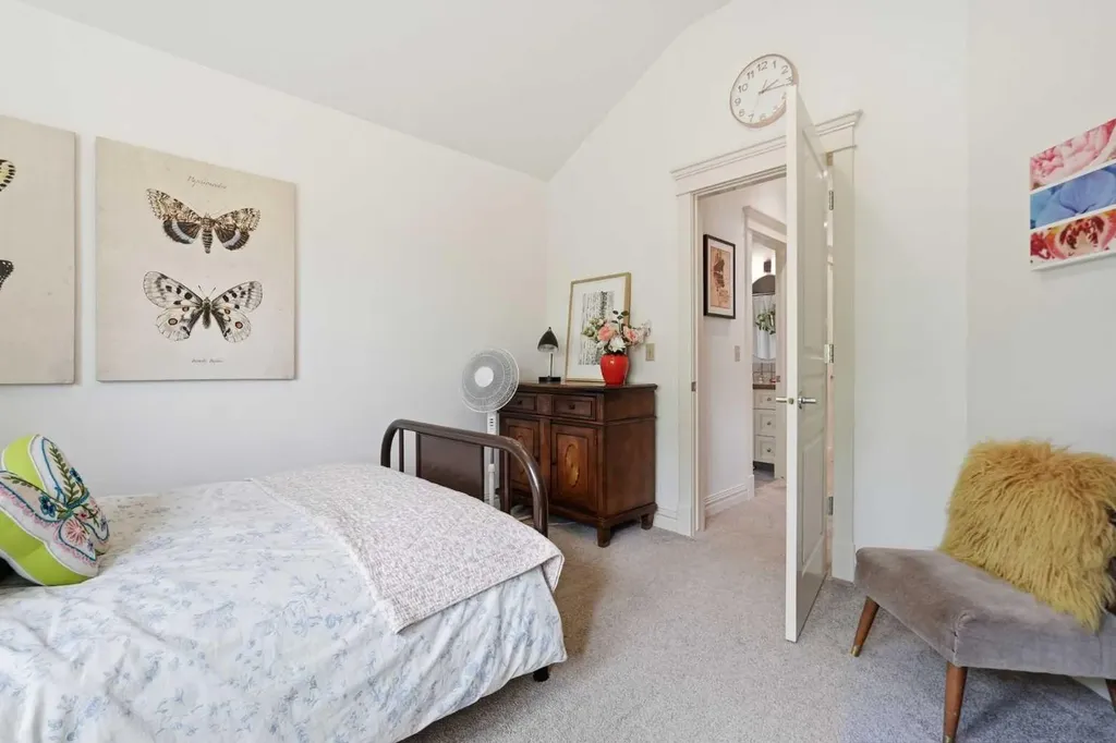 1729 31 Avenue SW Calgary AB T2T 1S6