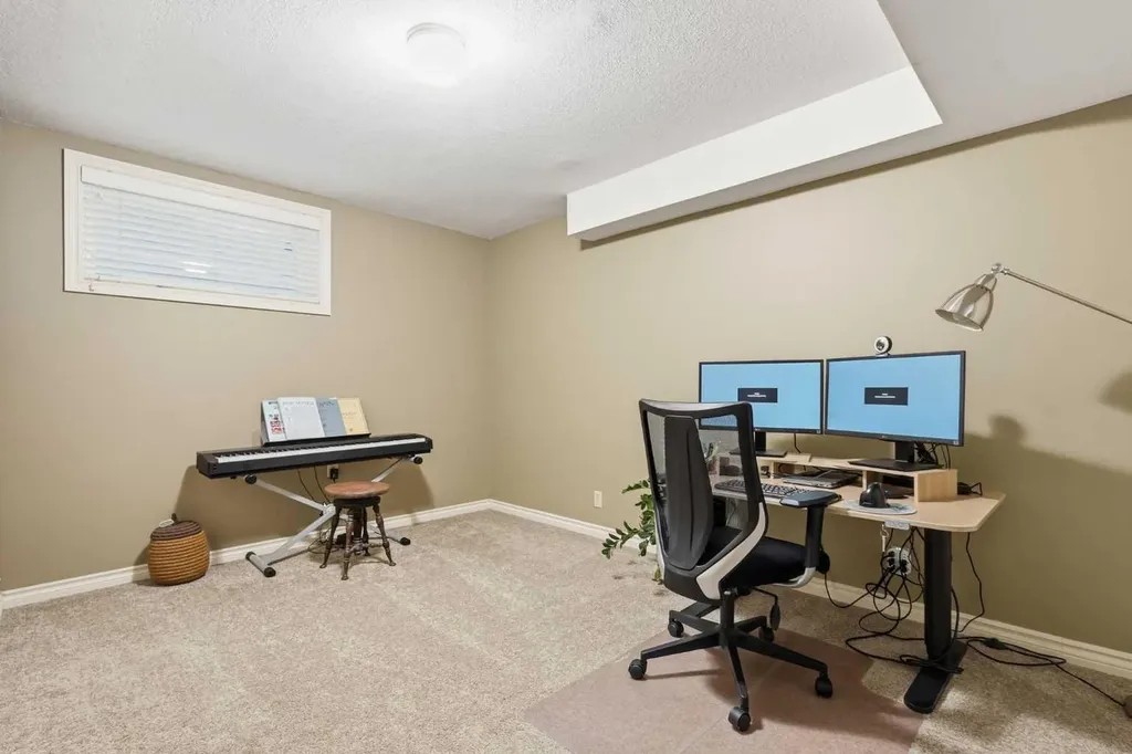 1729 31 Avenue SW Calgary AB T2T 1S6