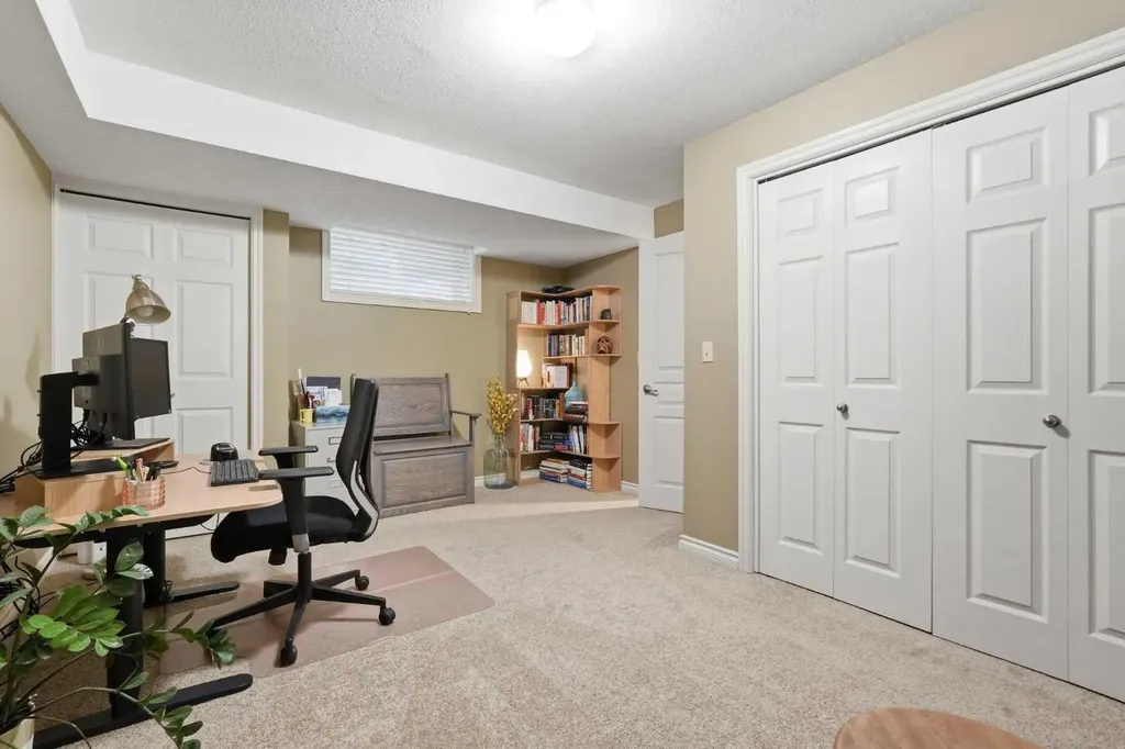 1729 31 Avenue SW Calgary AB T2T 1S6