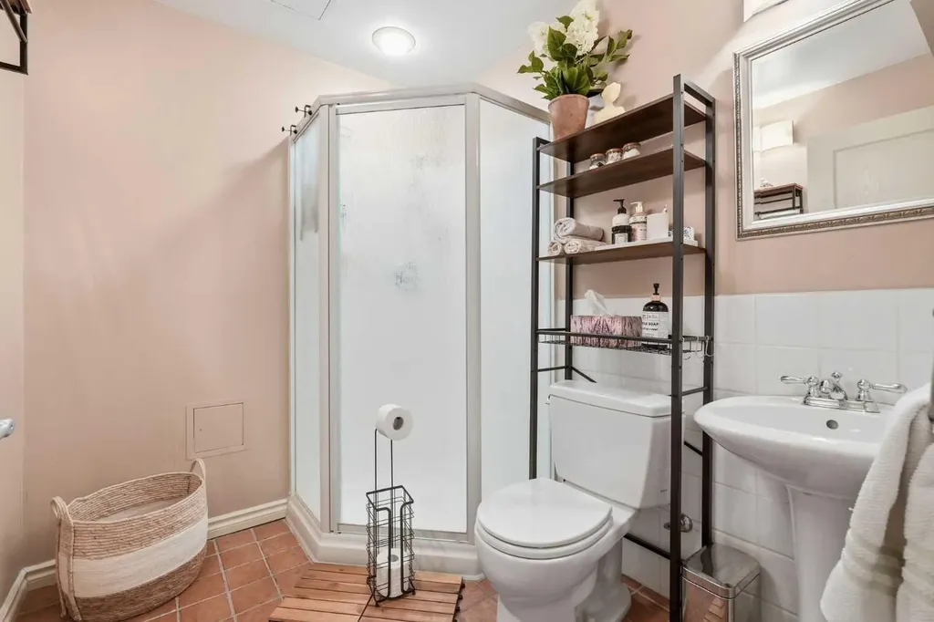 1729 31 Avenue SW Calgary AB T2T 1S6
