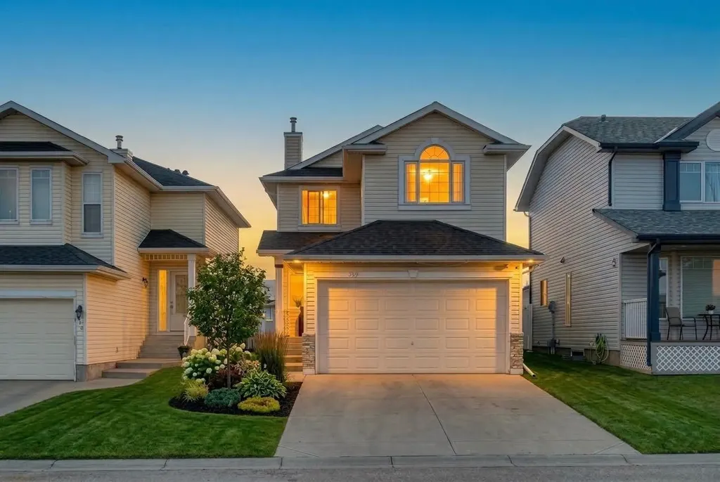 232 San Fernando Place NE Calgary AB T1Y 7J2