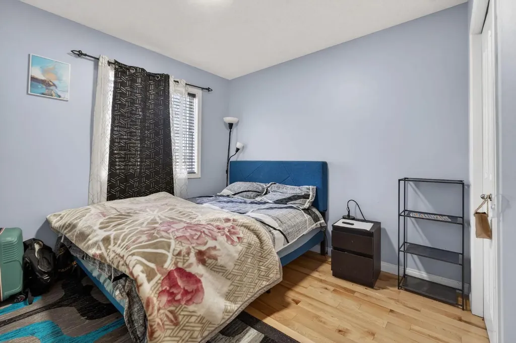 232 San Fernando Place NE Calgary AB T1Y 7J2