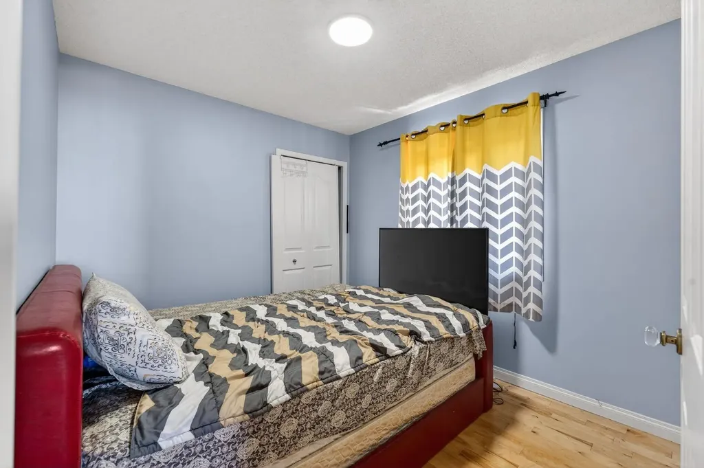 232 San Fernando Place NE Calgary AB T1Y 7J2
