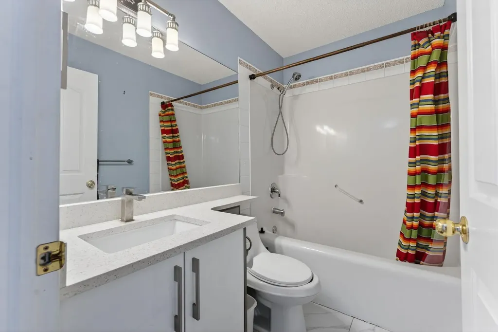 232 San Fernando Place NE Calgary AB T1Y 7J2