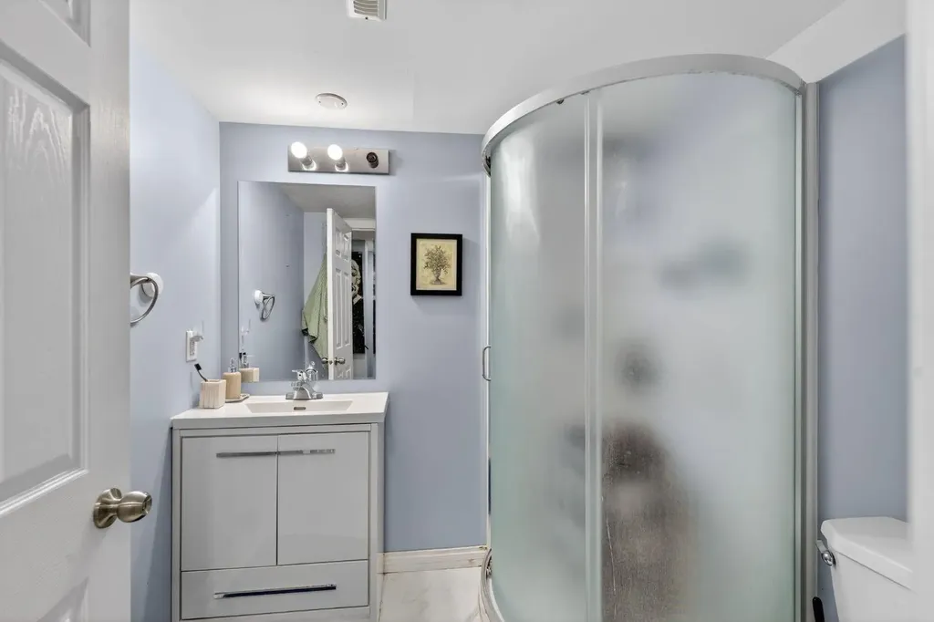 232 San Fernando Place NE Calgary AB T1Y 7J2