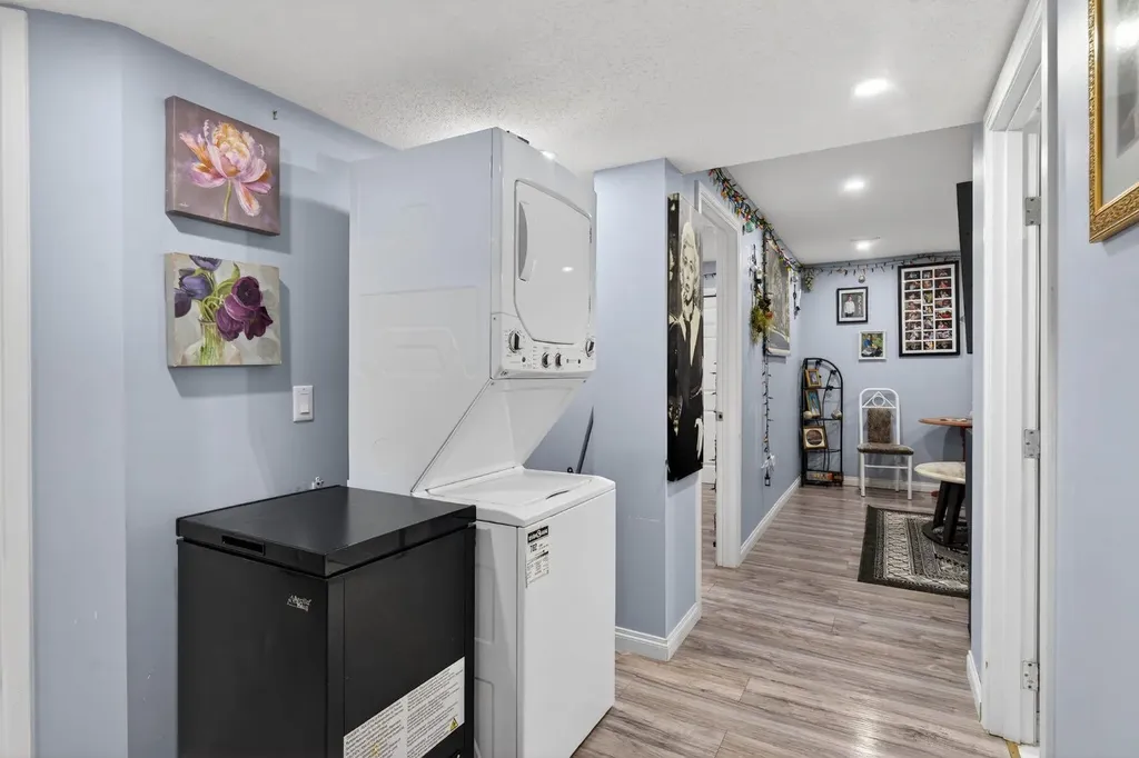 232 San Fernando Place NE Calgary AB T1Y 7J2
