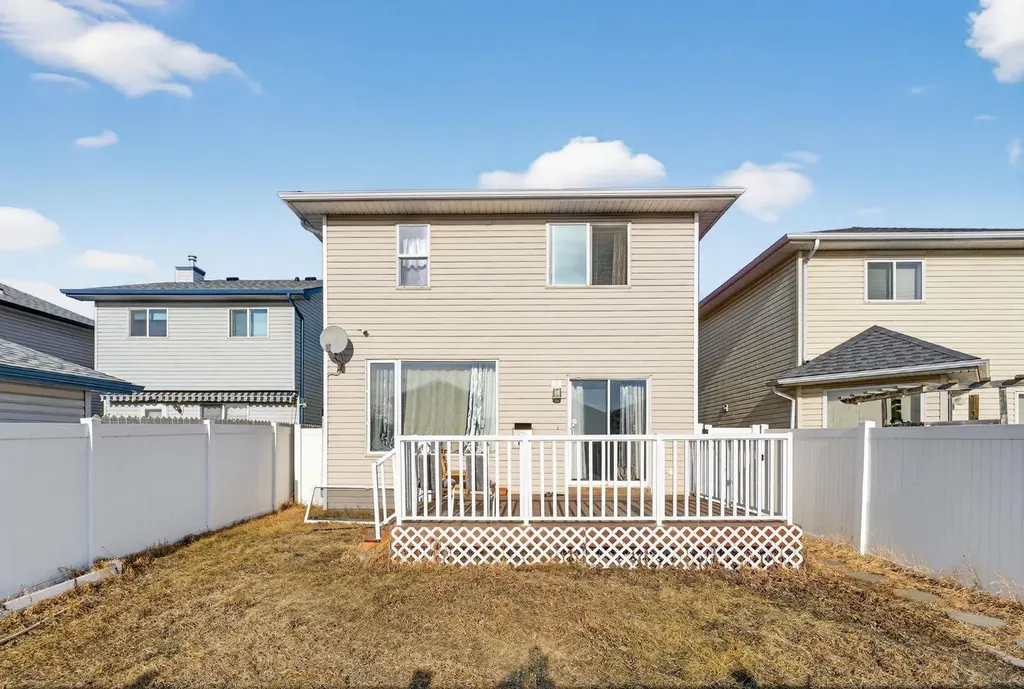 232 San Fernando Place NE Calgary AB T1Y 7J2