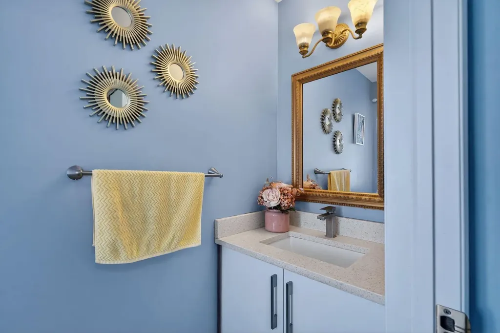 232 San Fernando Place NE Calgary AB T1Y 7J2