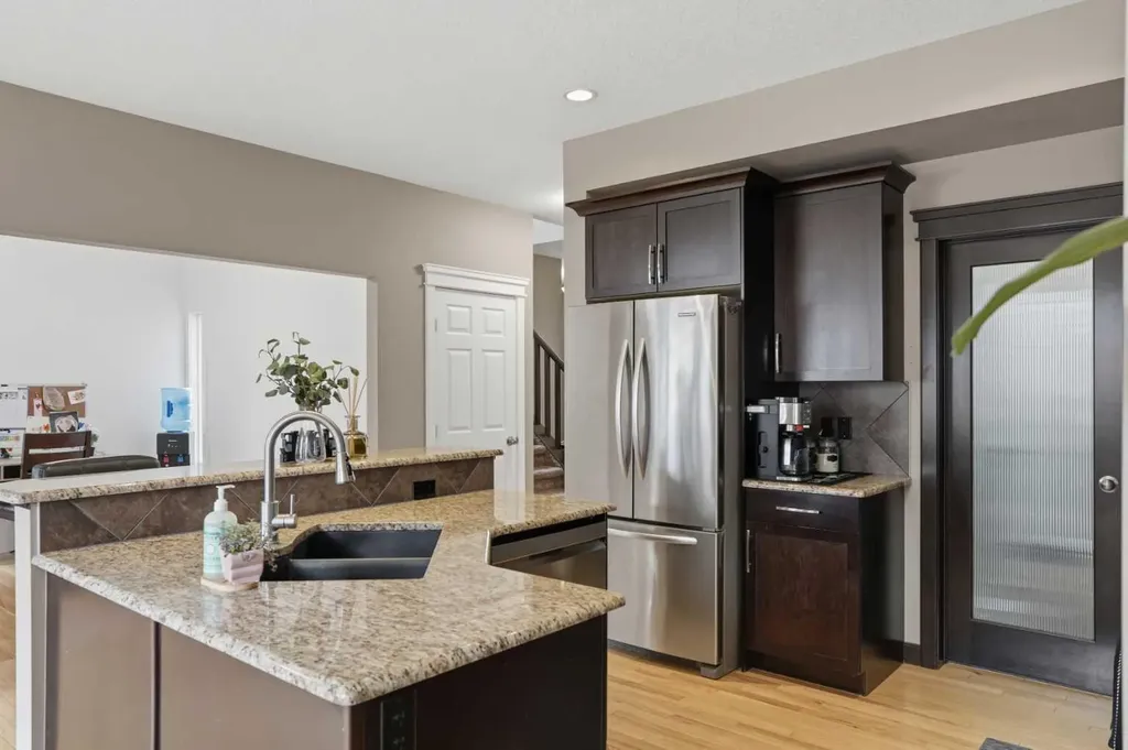 44 Westridge Crescent Okotoks AB T1S 0G7