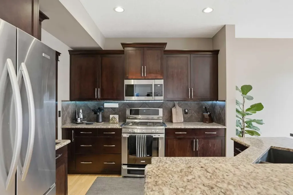 44 Westridge Crescent Okotoks AB T1S 0G7