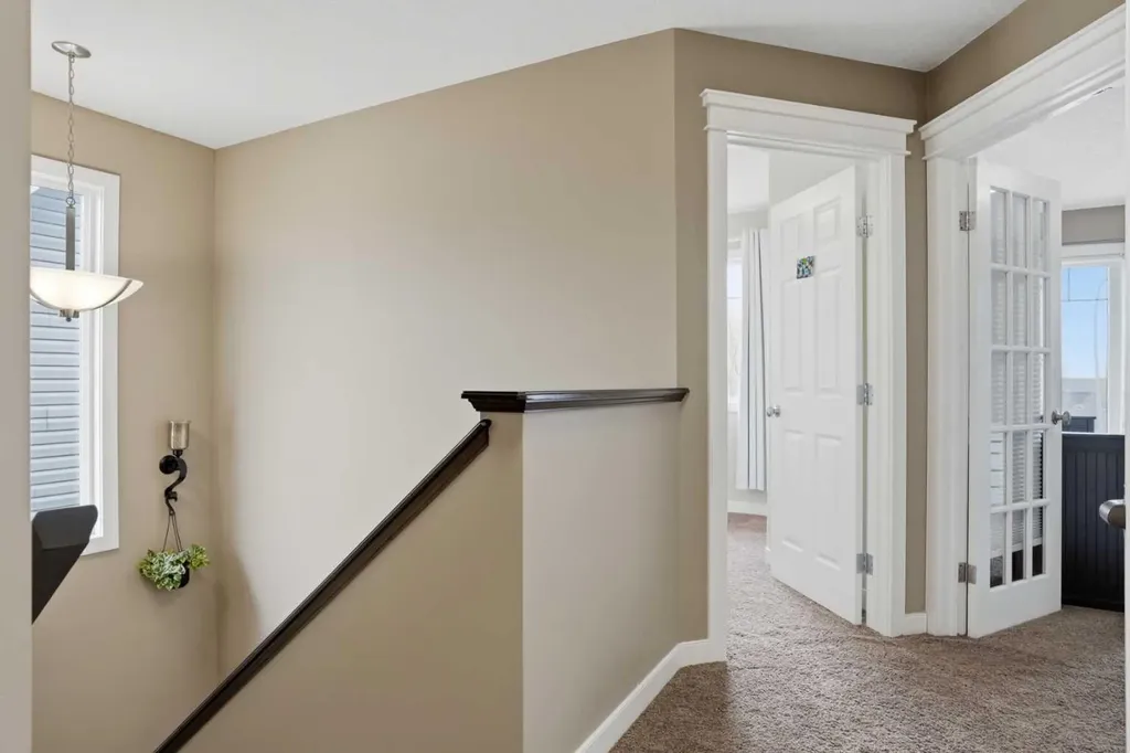 44 Westridge Crescent Okotoks AB T1S 0G7