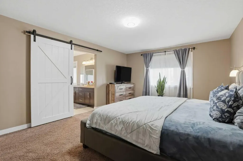 44 Westridge Crescent Okotoks AB T1S 0G7