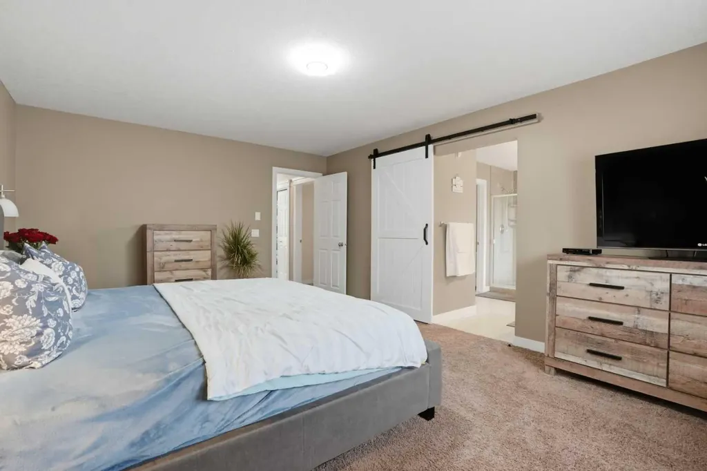 44 Westridge Crescent Okotoks AB T1S 0G7