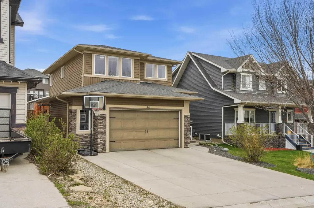44 Westridge Crescent Okotoks AB T1S 0G7