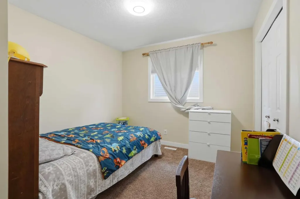 44 Westridge Crescent Okotoks AB T1S 0G7