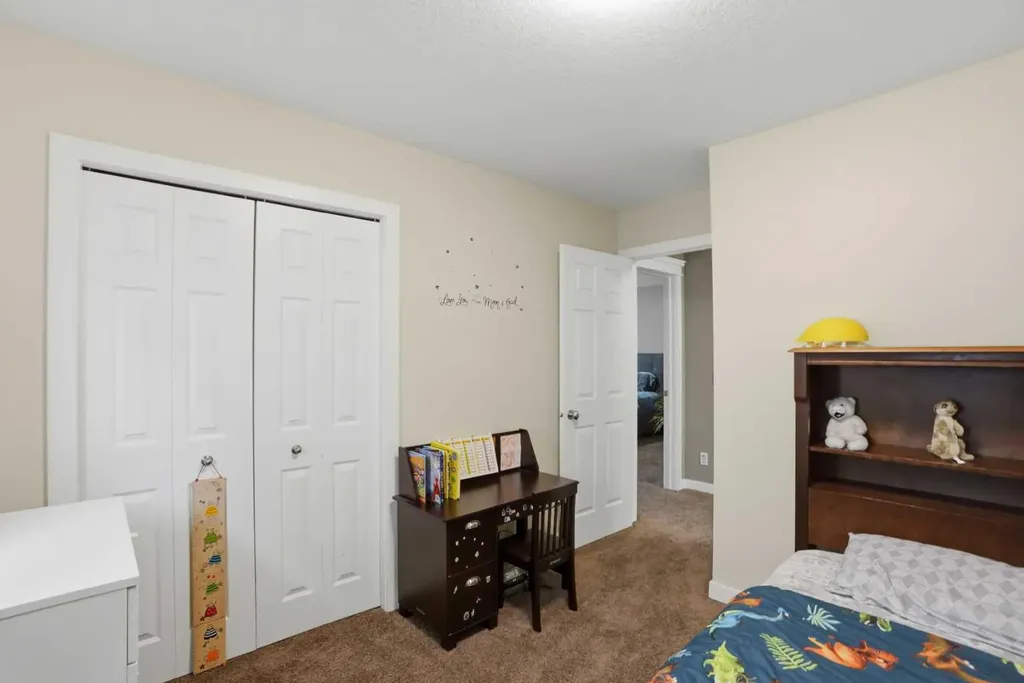 44 Westridge Crescent Okotoks AB T1S 0G7