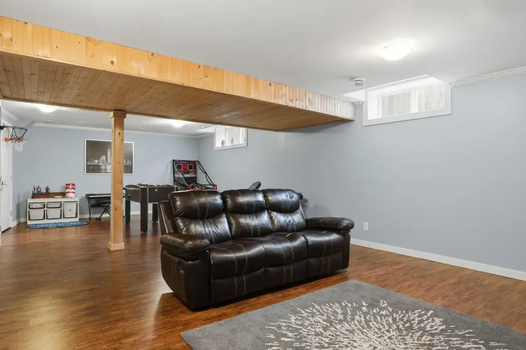 44 Westridge Crescent Okotoks AB T1S 0G7