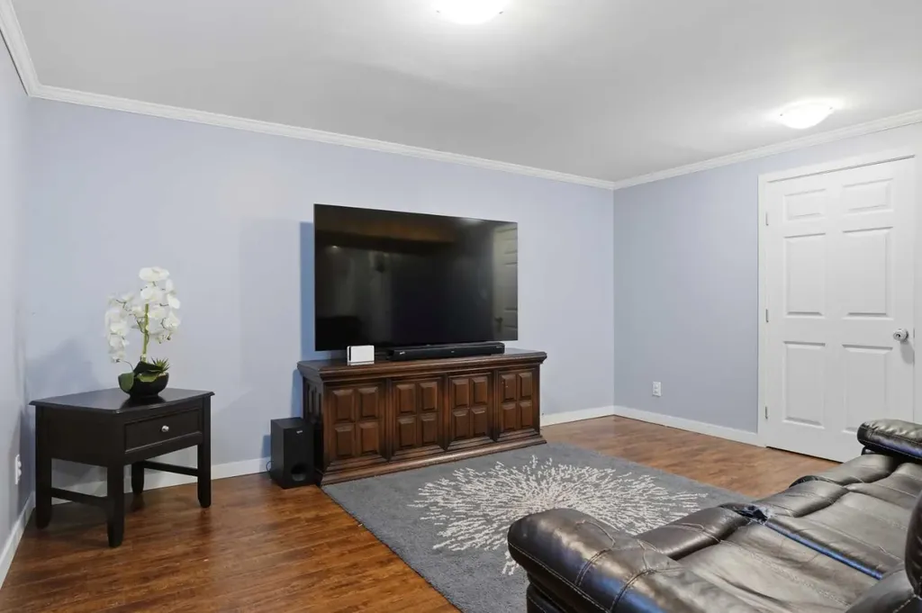 44 Westridge Crescent Okotoks AB T1S 0G7