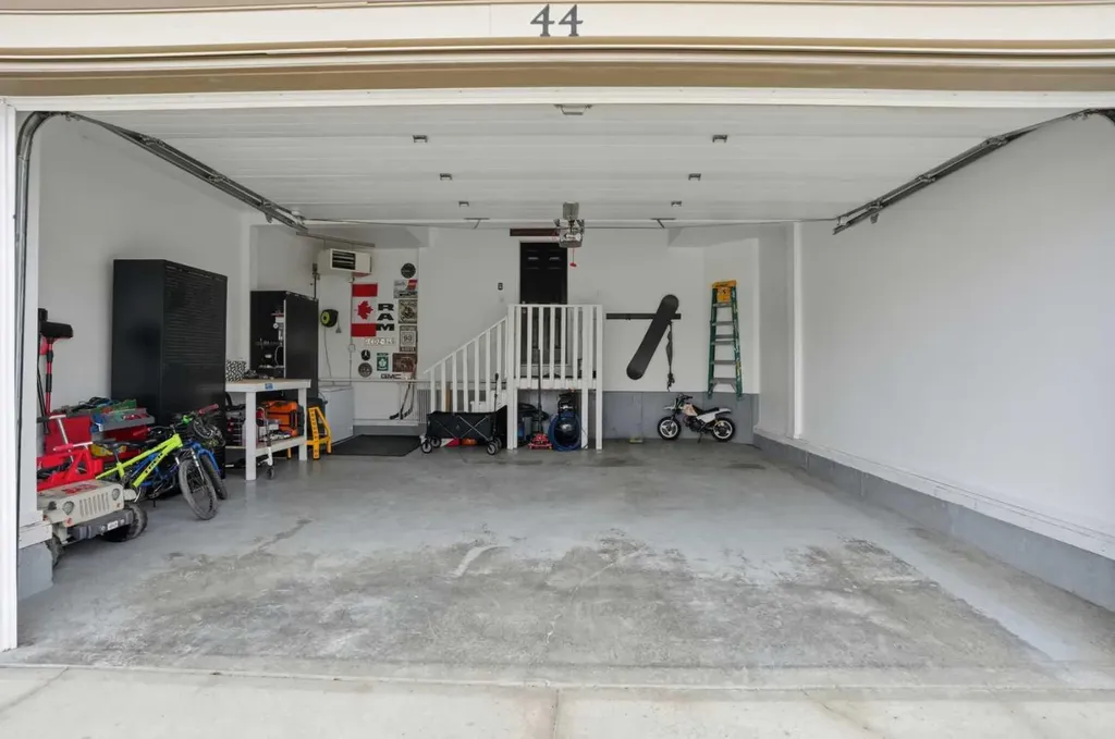 44 Westridge Crescent Okotoks AB T1S 0G7