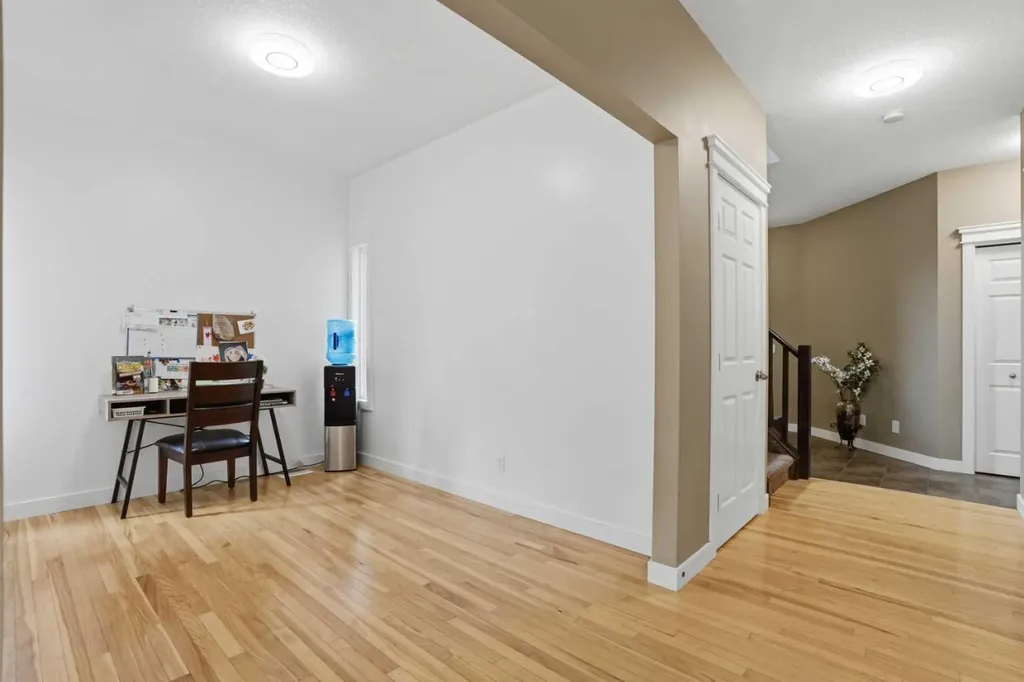 44 Westridge Crescent Okotoks AB T1S 0G7