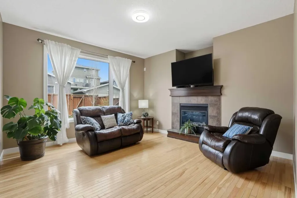 44 Westridge Crescent Okotoks AB T1S 0G7