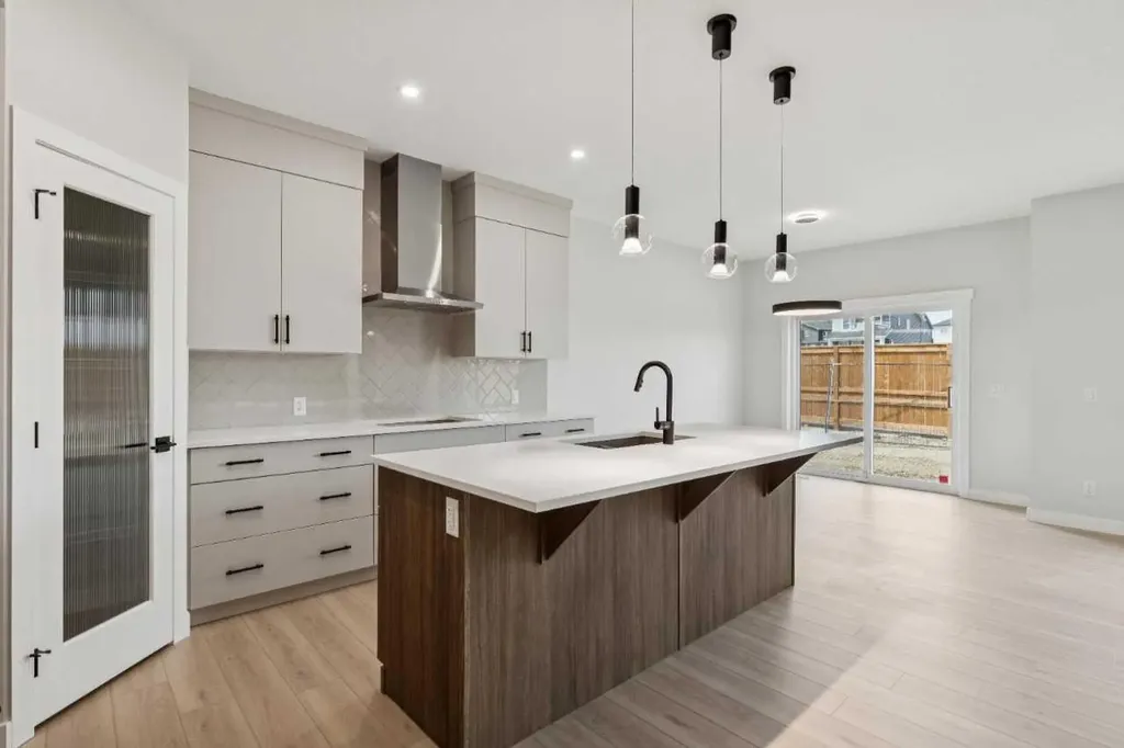 271 Bridgeport Circle Chestermere AB T1X3E7