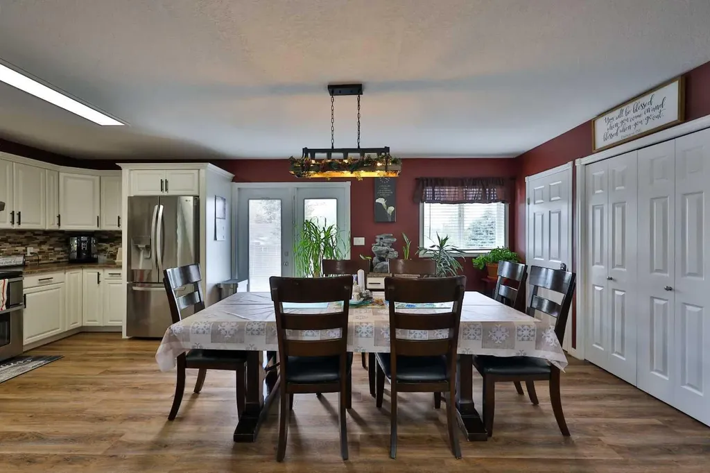 20 N 1a Street Magrath AB T0K 1J0