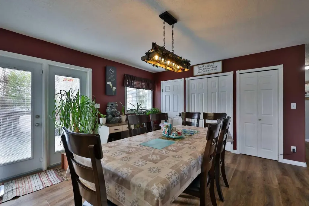 20 N 1a Street Magrath AB T0K 1J0