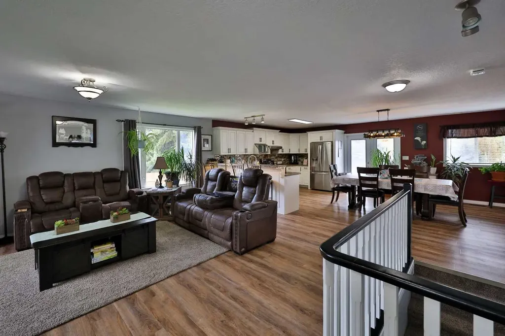 20 N 1a Street Magrath AB T0K 1J0