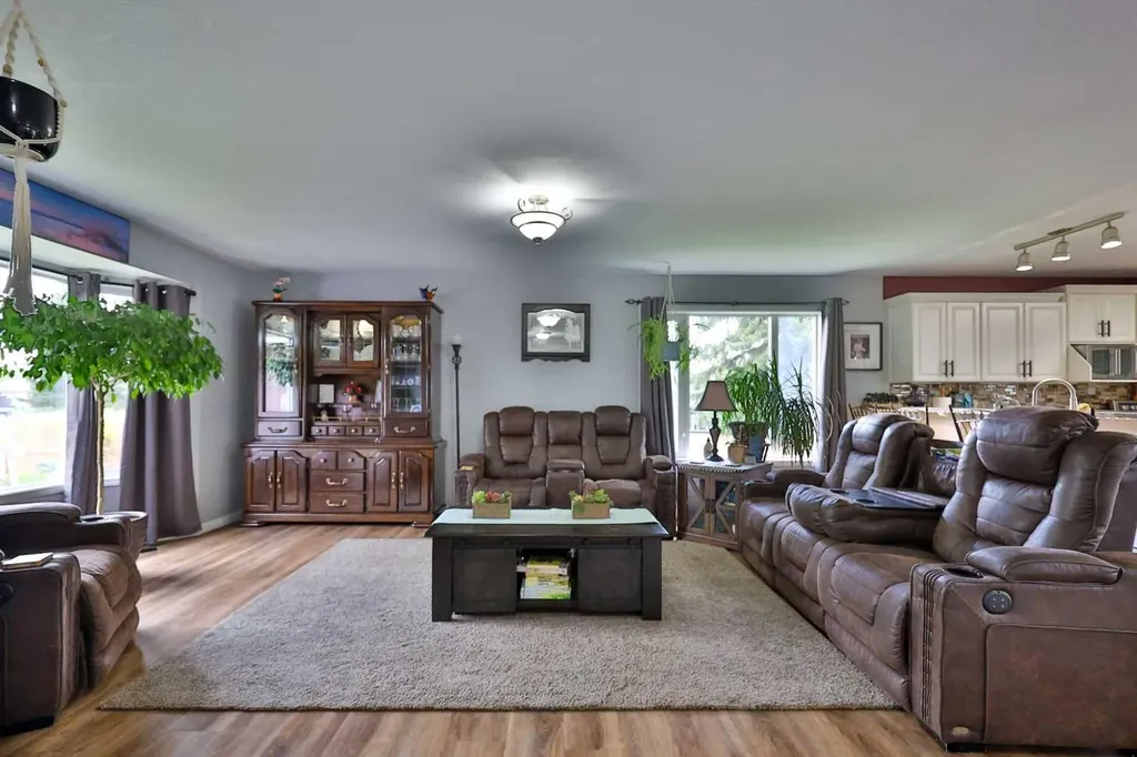 20 N 1a Street Magrath AB T0K 1J0