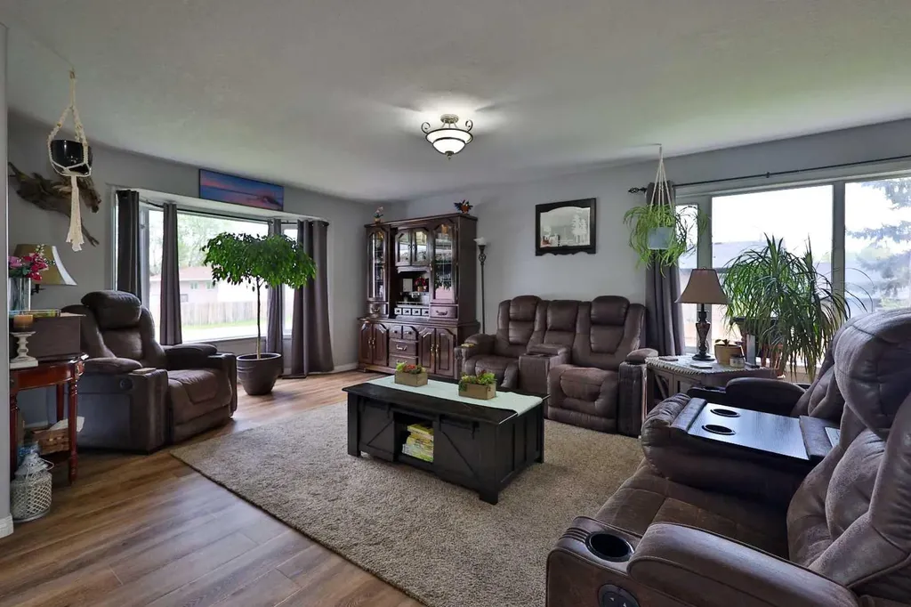 20 N 1a Street Magrath AB T0K 1J0
