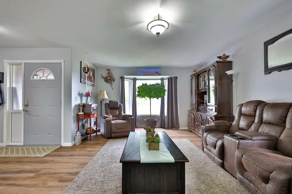 20 N 1a Street Magrath AB T0K 1J0